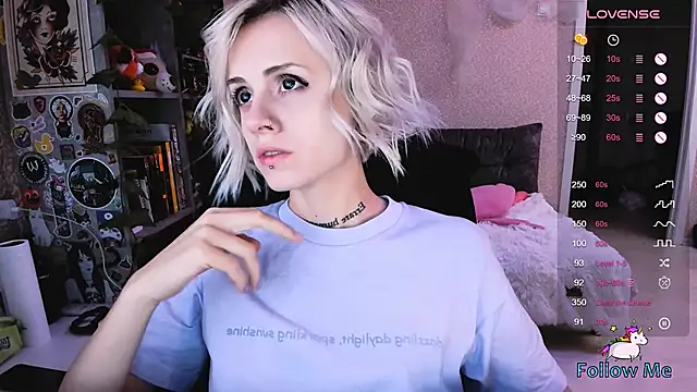 NaniMoore online show from October 15, 8:44 pm