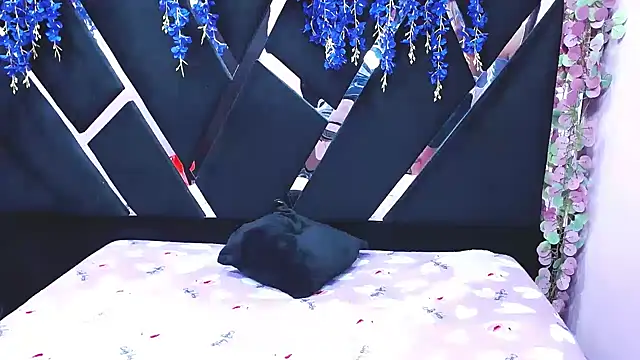 Emmily Walker online show from January 13, 1:48 pm