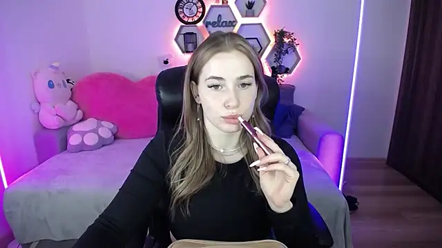 SabrinViolet online show from April 10, 8:09 am