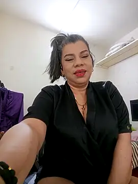 vikyadams online show from March 18, 2:00 pm