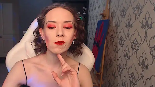 FascinatingEyess online show from May 18, 7:53 pm