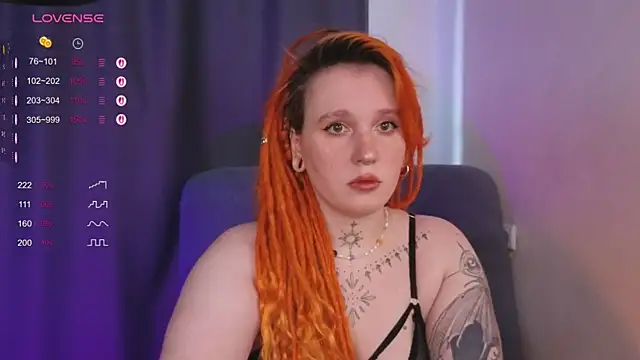 Snapshot of The_Full_Red_Moon chatting on October 1, 4:06 am The Full Red Moon online show from October 1, 4:06 am