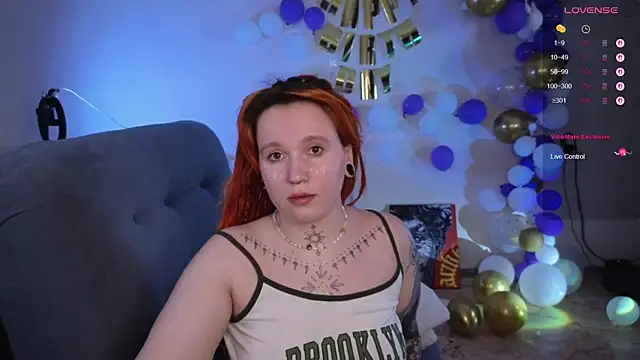 Snapshot of The_Full_Red_Moon chatting on October 19, 12:07 pm The Full Red Moon online show from October 19, 12:07 pm