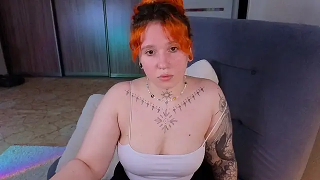 Snapshot of The_Full_Red_Moon chatting on October 10, 6:07 am The Full Red Moon online show from October 10, 6:07 am