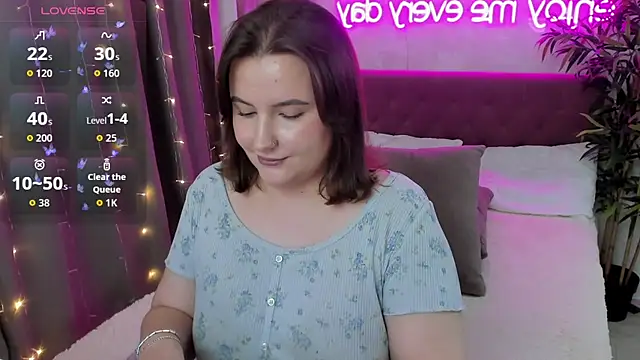 FeralPeach online show from November 1, 8:07 am