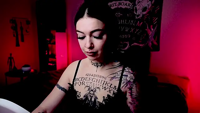 Magic Allie online show from March 25, 7:50 pm