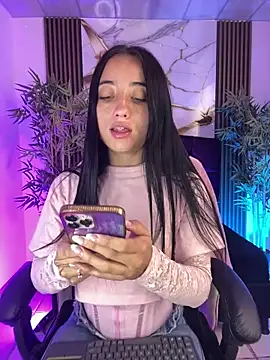 Ady 18 online show from February 1, 7:23 pm