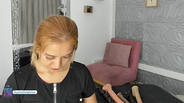 agatadelphine online show from February 10, 1:25 pm