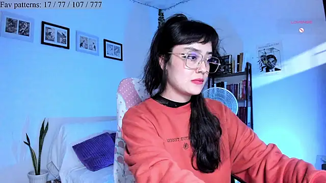 Snapshot of _Insomnia__ chatting on October 9, 12:04 am Insomnia online show from October 9, 12:04 am