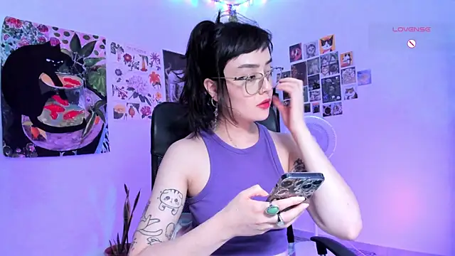 Snapshot of _Insomnia__ chatting on September 12, 2:12 am Insomnia online show from September 12, 2:12 am