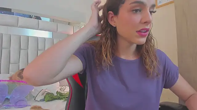 mariiahneedles online show from November 1, 8:24 pm