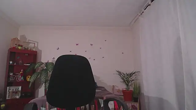 Snapshot of Aleia_Taylor chatting on October 21, 12:36 am Aleia Taylor online show from October 21, 12:36 am