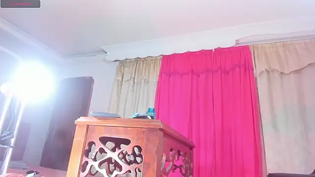 Snapshot of Jimena_Grey chatting on September 15, 7:27 am Jimena Grey online show from September 15, 7:27 am