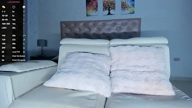 Lissalittlee online show from April 12, 8:00 pm