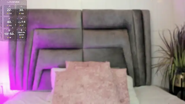 sophiee smith online show from October 22, 11:37 am