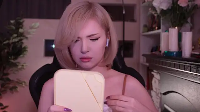 Chriss Fox online show from March 21, 5:40 pm