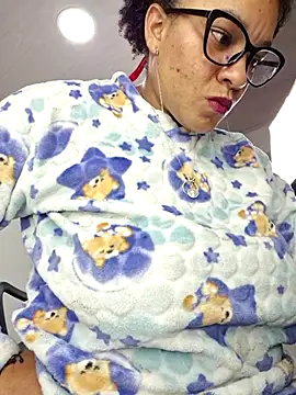 Snapshot of Selket11 chatting on October 15, 11:46 am Selket11 online show from October 15, 11:46 am