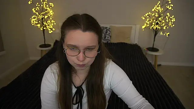 MagicPeachh  online show from November 23, 1:46 pm