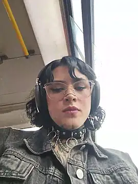 taaylor33 online show from February 28, 9:14 pm