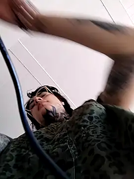 taaylor33 online show from November 19, 5:57 pm