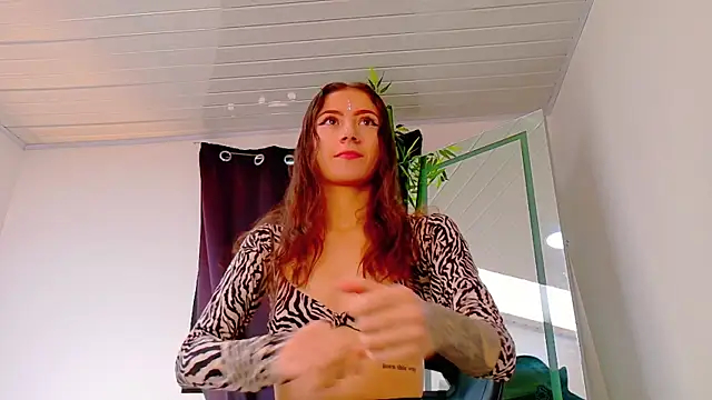 scarlet-jonesx online show from November 17, 2:29 pm