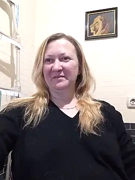 blondyaguar online show from November 14, 6:30 pm