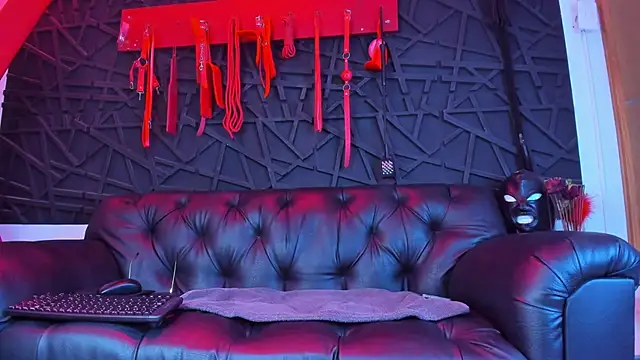 Ivannaakozlov  online show from March 10, 8:35 pm