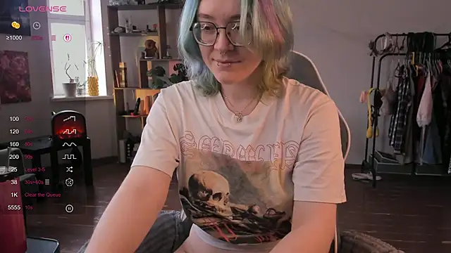 alisahug online show from October 7, 6:18 am