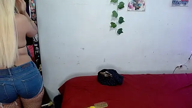 the lesbian game online show from April 6, 6:20 pm