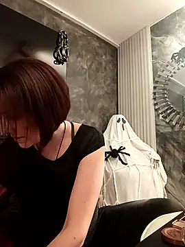 IsisBlake online show from October 17, 5:38 pm