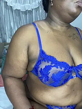 lilybaudyn  online show from April 15, 9:21 am