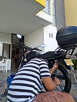  Ottis  online show from April 20, 9:07 pm