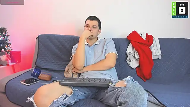  Ottis  online show from December 15, 11:43 pm