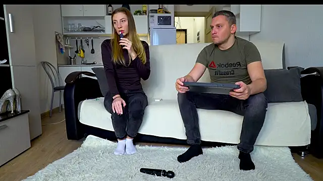 Snapshot of littlesweettifany chatting on October 28, 11:05 am littlesweettifany online show from October 28, 11:05 am