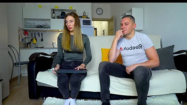 Snapshot of littlesweettifany chatting on October 13, 11:13 am littlesweettifany online show from October 13, 11:13 am