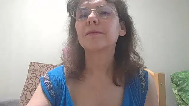 HollyJewel online show from June 15, 5:02 pm