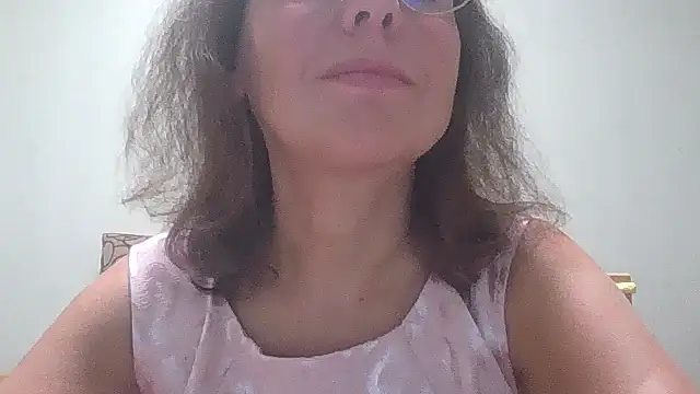 HollyJewel online show from October 5, 6:35 pm