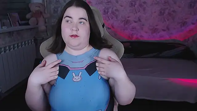 Estelle Hicks online show from April 12, 6:54 pm