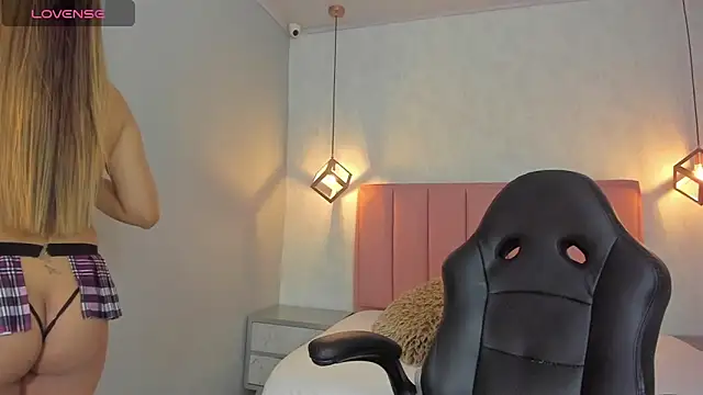 SUNNYCYRUS online show from February 25, 12:37 pm