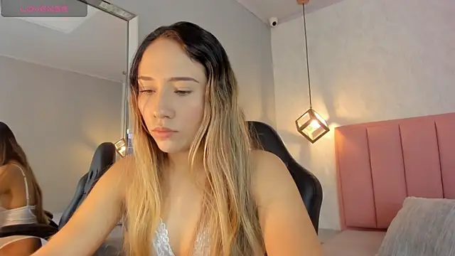 SUNNYCYRUS online show from May 30, 12:58 pm
