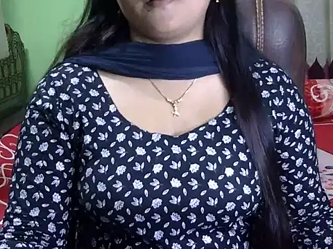 BengaliQueenStar online show from December 19, 5:38 pm