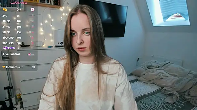 violet blue eyes online show from April 15, 1:11 pm