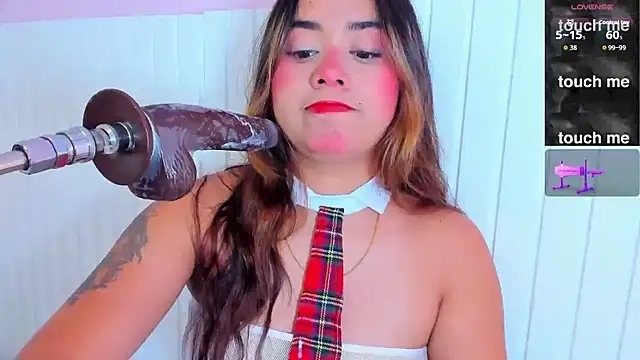 issie cute online show from October 23, 8:15 pm