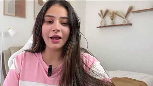 demieliss online show from March 2, 7:09 am