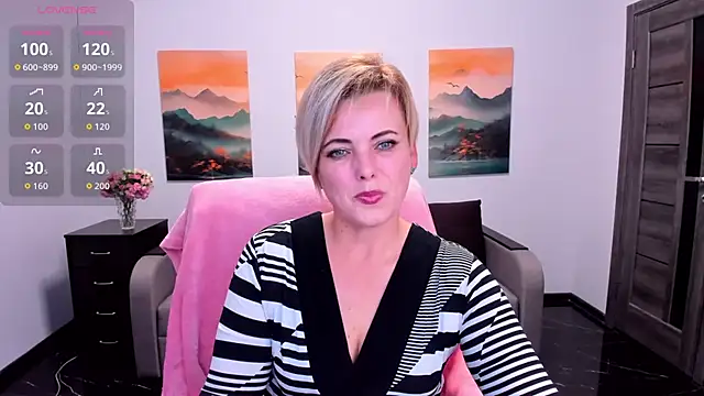 Julia Wilsone online show from November 4, 1:27 pm