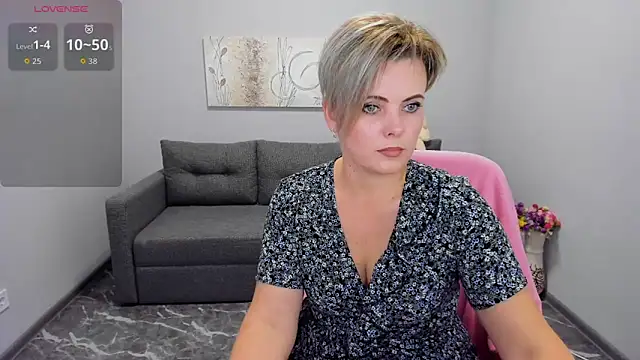 Julia Wilsone online show from November 24, 1:13 pm