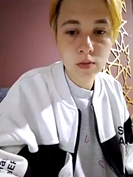 Gussie Bridie online show from April 16, 4:35 am