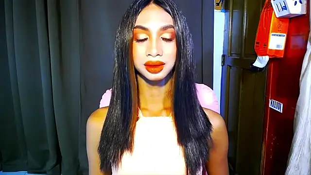 PrettyLatiina online show from October 29, 10:52 am