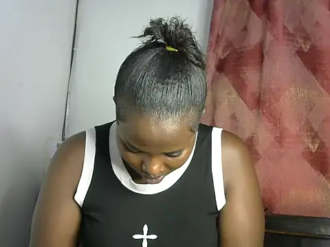 juicyblaqebony online show from May 1, 4:37 am