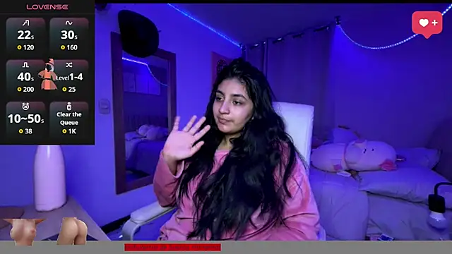 cloe small online show from October 12, 7:33 am